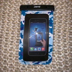 Waterproof phone case with lanyard